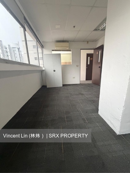 Tong Lee Building (D13), Warehouse #631579331